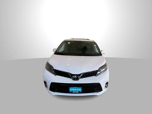 2020 Toyota Sienna SE