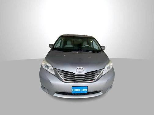 2013 Toyota Sienna XLE