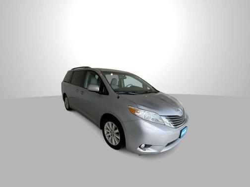 2013 Toyota Sienna XLE