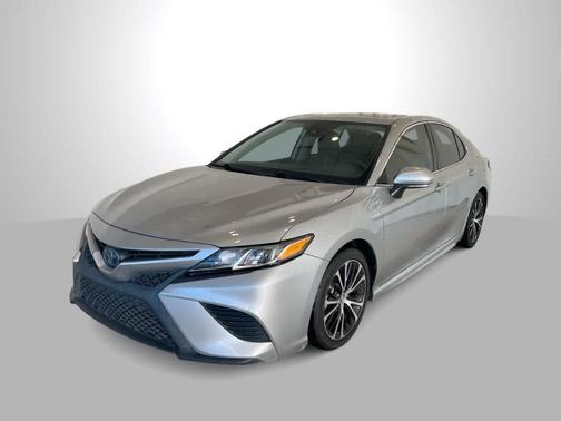 2020 Toyota Camry Hybrid SE
