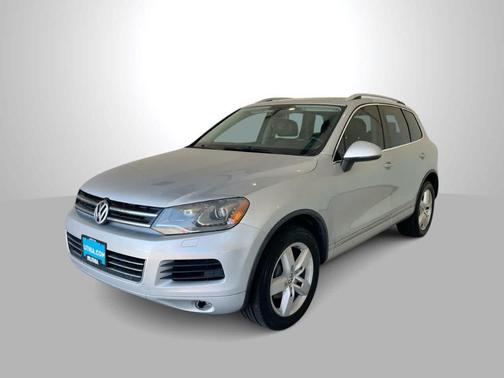 2012 Volkswagen Touareg Lux