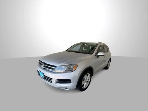 2012 Volkswagen Touareg Lux
