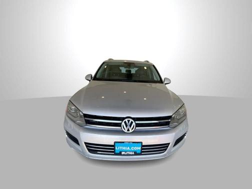 2012 Volkswagen Touareg Lux