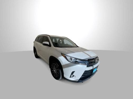 Blizzard Pearl 2017 Toyota Highlander SE