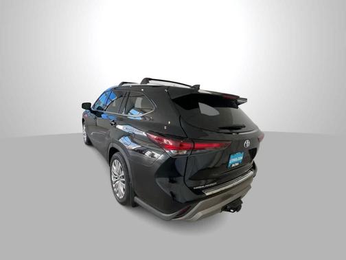 2024 Toyota Highlander Platinum
