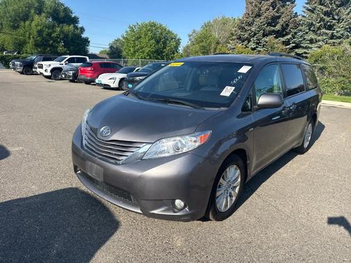2017 Toyota Sienna XLE