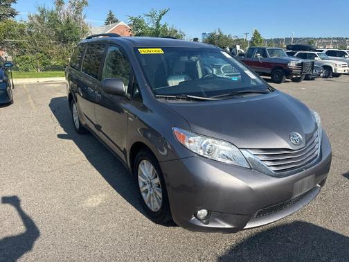 2017 Toyota Sienna XLE