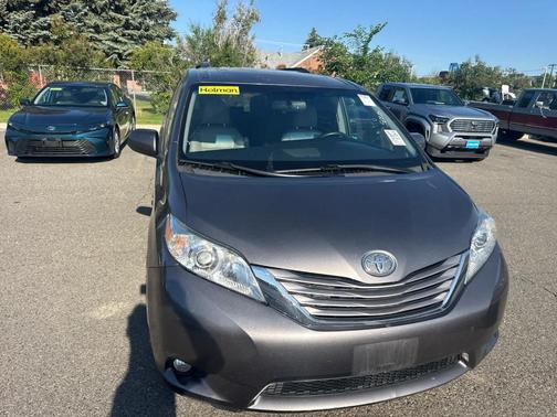 2017 Toyota Sienna XLE