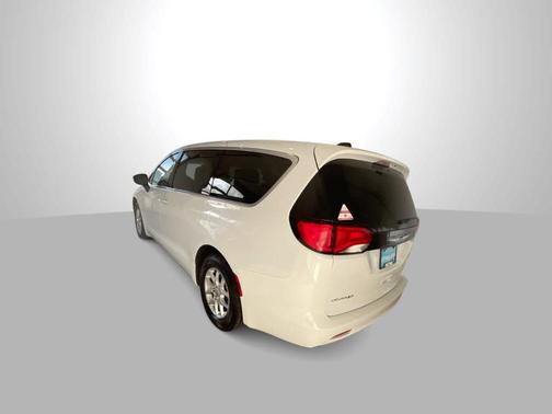Bright White Clearcoat 2023 Chrysler Voyager LX
