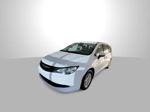 Bright White Clearcoat 2023 Chrysler Voyager LX