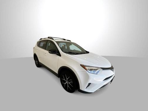 2017 Toyota RAV4 SE