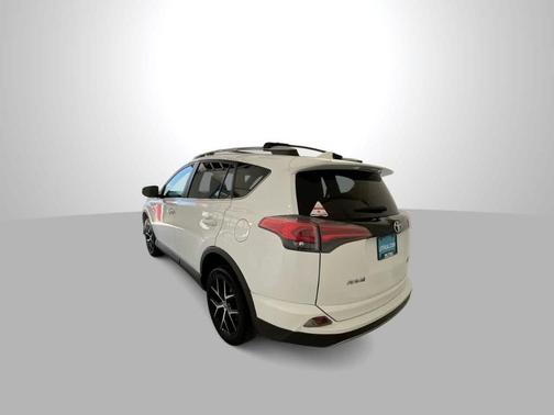 2017 Toyota RAV4 SE