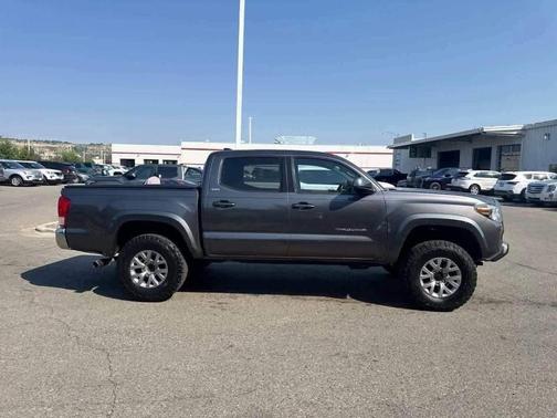 2017 Toyota Tacoma SR5