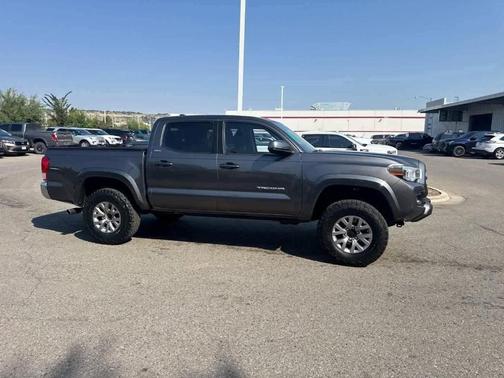 2017 Toyota Tacoma SR5