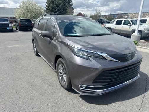 2021 Toyota Sienna XLE