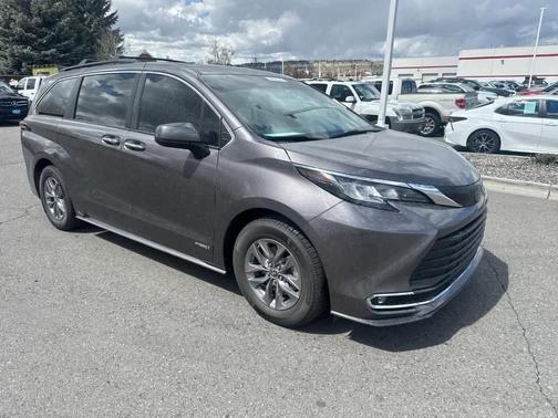 2021 Toyota Sienna XLE