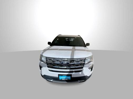 White Platinum Tri-Coat Metallic 2018 Ford Explorer XLT