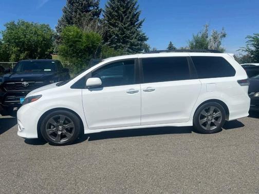 2017 Toyota Sienna SE