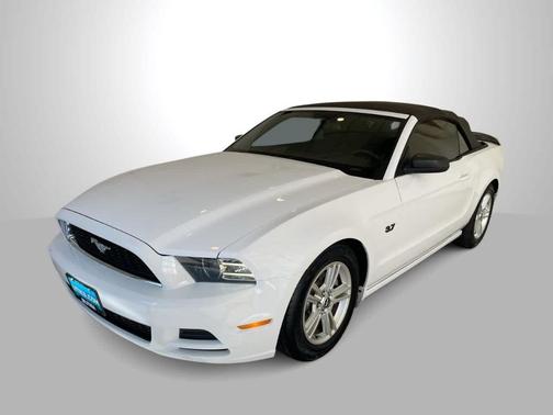 Oxford White 2014 Ford Mustang V6
