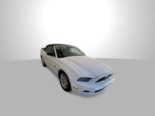 Oxford White 2014 Ford Mustang V6