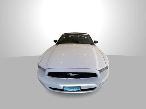 Oxford White 2014 Ford Mustang V6