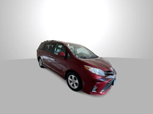 2020 Toyota Sienna LE