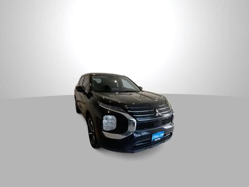 2022 Mitsubishi Outlander ES