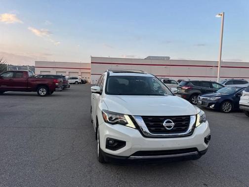 2019 Nissan Pathfinder SL