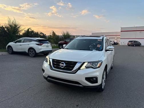 2019 Nissan Pathfinder SL