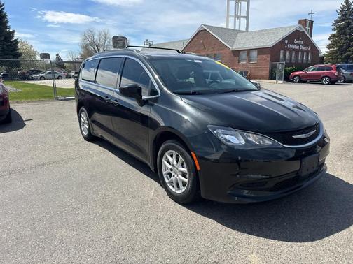 2021 Chrysler Voyager LXI