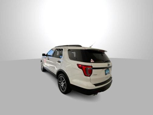 White Platinum Tri-Coat Metallic 2018 Ford Explorer sport