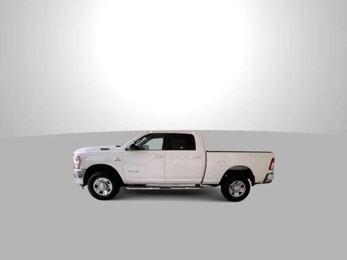 Bright White Clearcoat 2022 RAM 2500 Big Horn