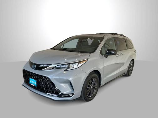 2024 Toyota Sienna XSE 7 Passenger