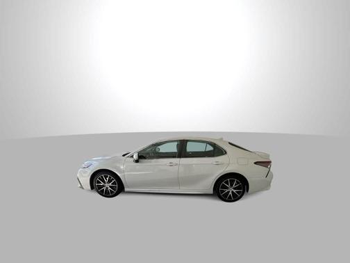Ice Edge 2023 Toyota Camry SE