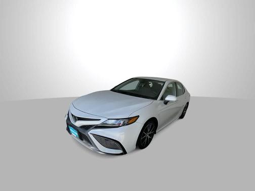 Ice Edge 2023 Toyota Camry SE