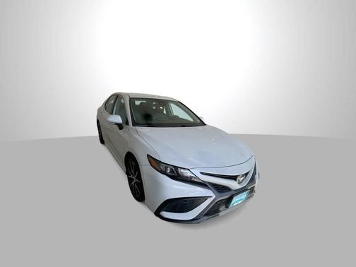 Ice Edge 2023 Toyota Camry SE