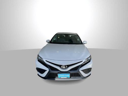 Ice Edge 2023 Toyota Camry SE