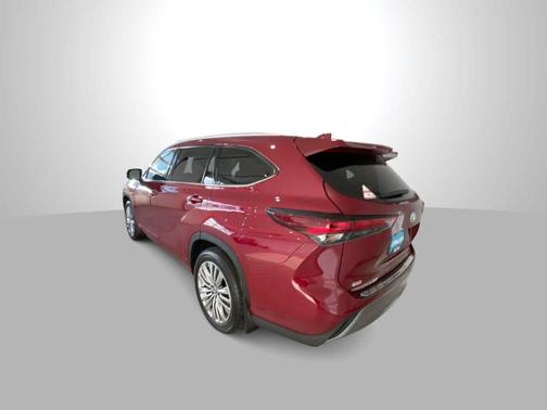2024 Toyota Highlander Hybrid Platinum