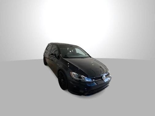 2018 Volkswagen Golf R 2.0T w/DCC & Navigation