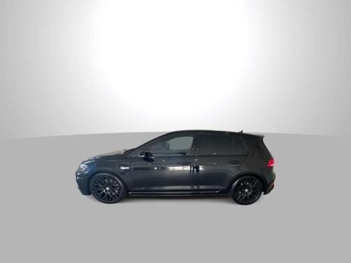 2018 Volkswagen Golf R 2.0T w/DCC & Navigation