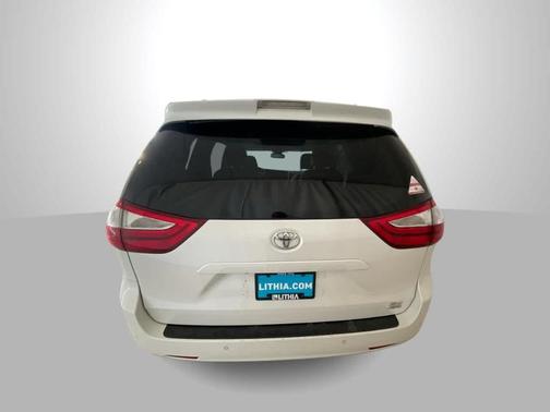 2018 Toyota Sienna XLE Premium