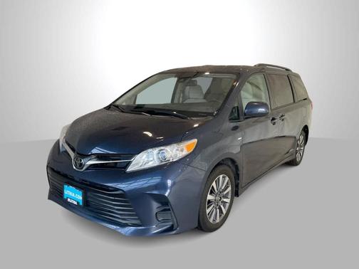 2020 Toyota Sienna LE