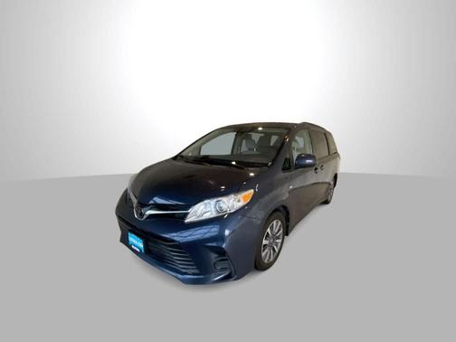 2020 Toyota Sienna LE