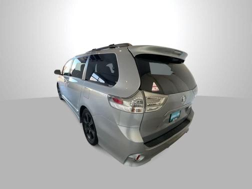 2012 Toyota Sienna SE