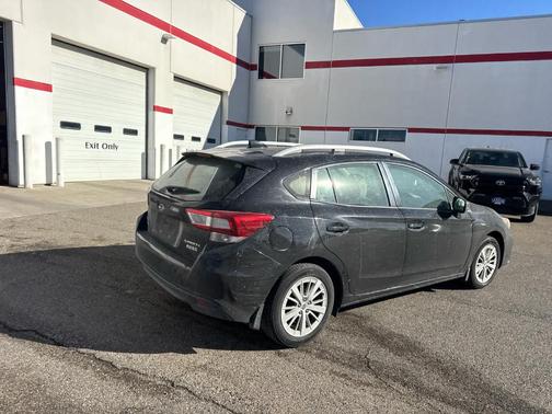 2017 Subaru Impreza 2.0i Premium