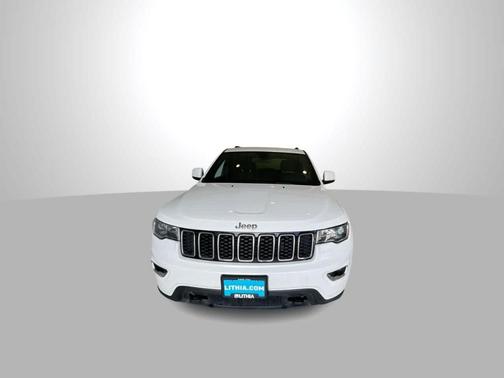 Bright White Clearcoat 2018 Jeep Grand Cherokee Laredo E