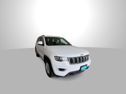 Bright White Clearcoat 2018 Jeep Grand Cherokee Laredo E