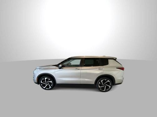 2023 Mitsubishi Outlander SE Special Edition