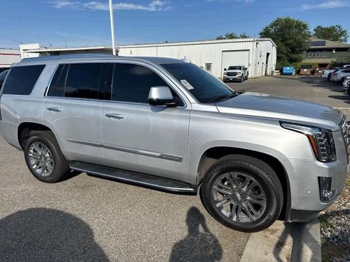2019 Cadillac Escalade Standard