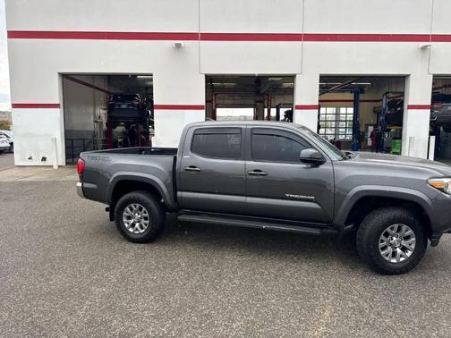 2018 Toyota Tacoma SR5